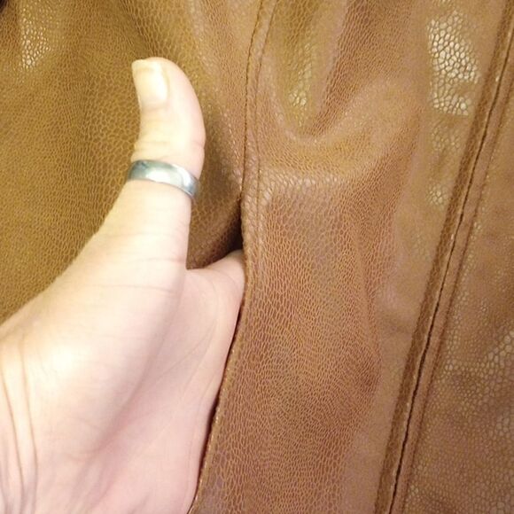 Kim Rogers cropped faux leather jacket - Picture 6 of 12